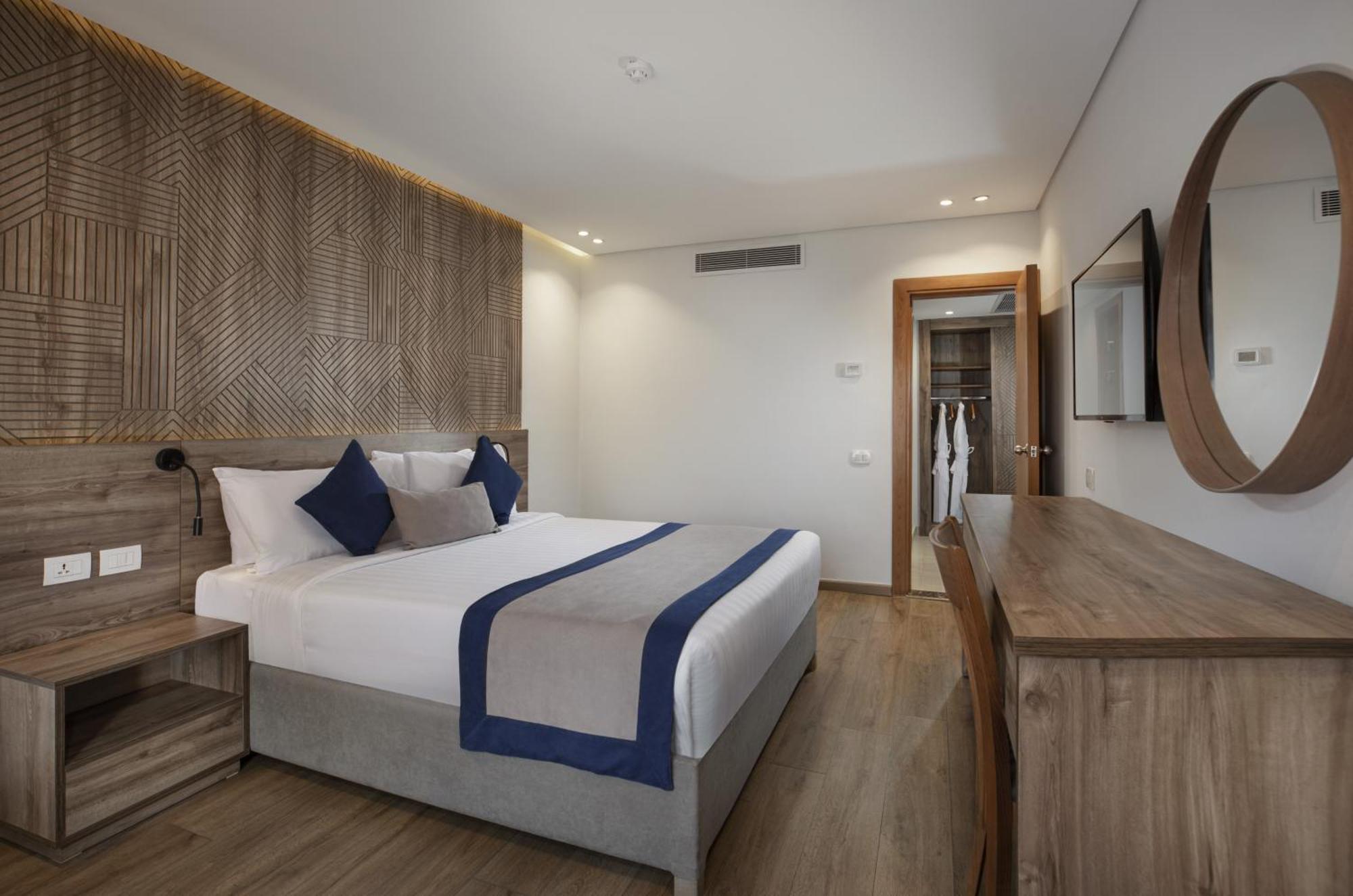 Pyramisa Suites Hotel Cairo Giza Exterior foto A room at the hotel